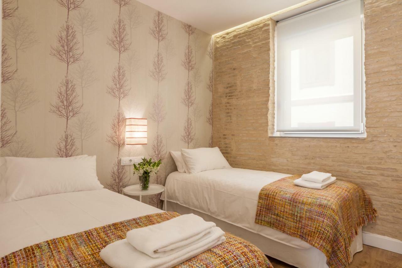 Apartamentos Rg Suites Jardines De Murillo Seville Ngoại thất bức ảnh